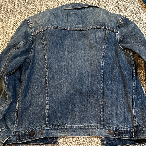 Levi's Classic Blue Denim Jacket - Picture 5 of 5